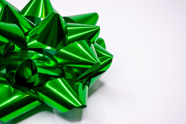 green christmas bow